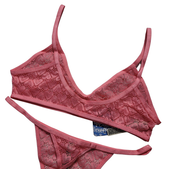 NWT FP Intimately 2 Piece Kelly Set Pink Ruby Lace Hearts Bra Thong Size Medium - Picture 5 of 7